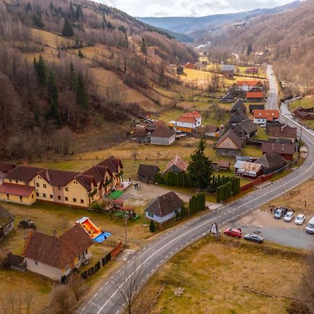 Green Mountain Resort Scrind-Frăsinet Dış mekan fotoğraf